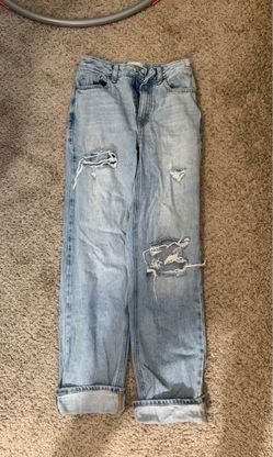 PACSUN RIPPED JEANS SIZE 24