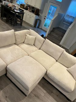 New Corduroy Sectional Couch with Ottoman! Free Delivery 🚚 😊!