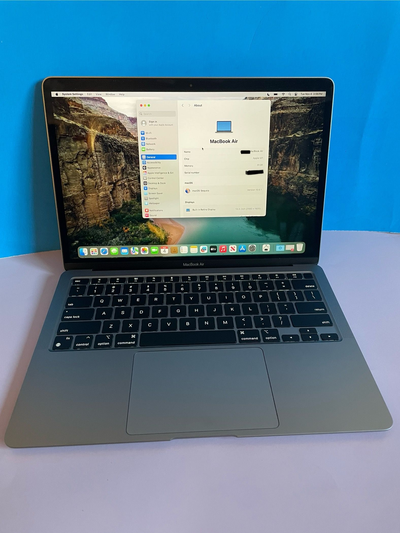Apple MacBook Air 13 (2020 Model/ M1 chip) 8GB Memory 128GB storage works perfect (85% + battery) 
