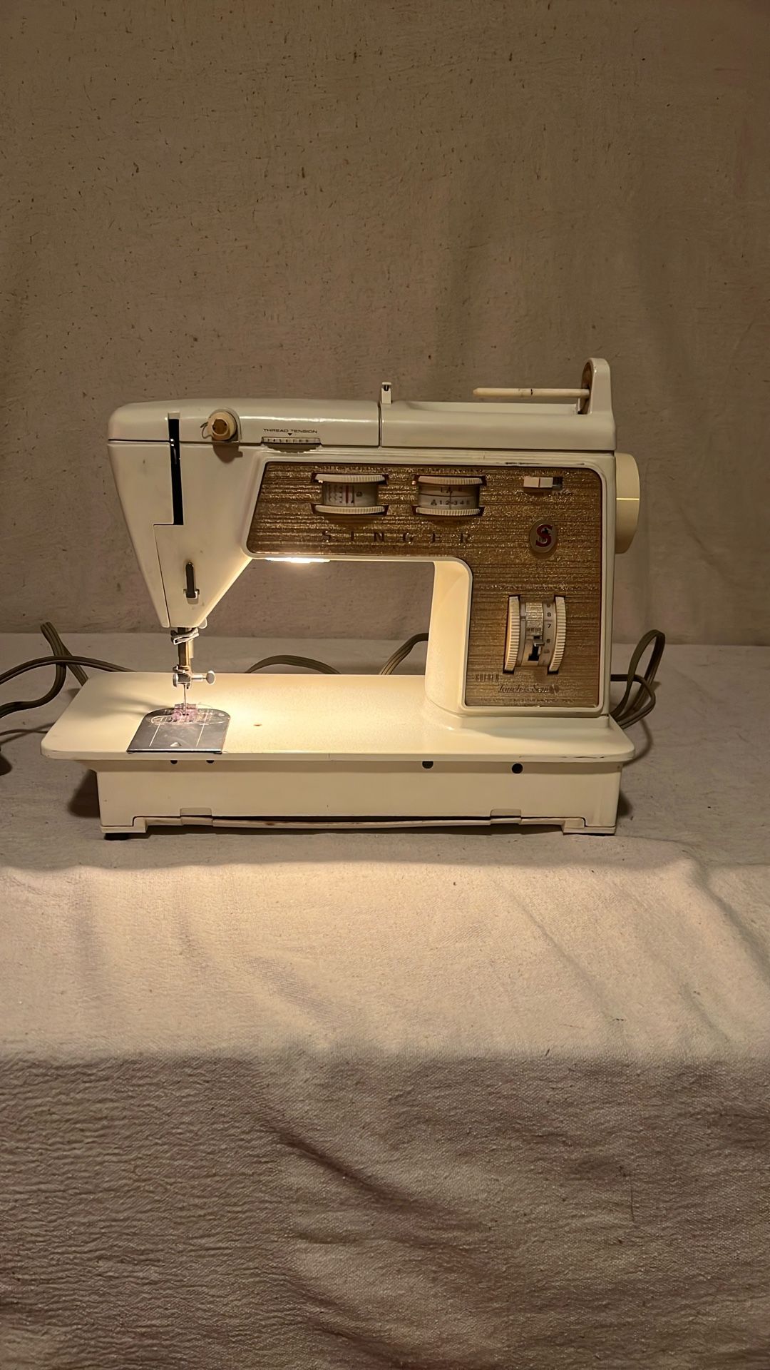 Vintage Singer Touch & Sew 750