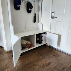 Entryway storage