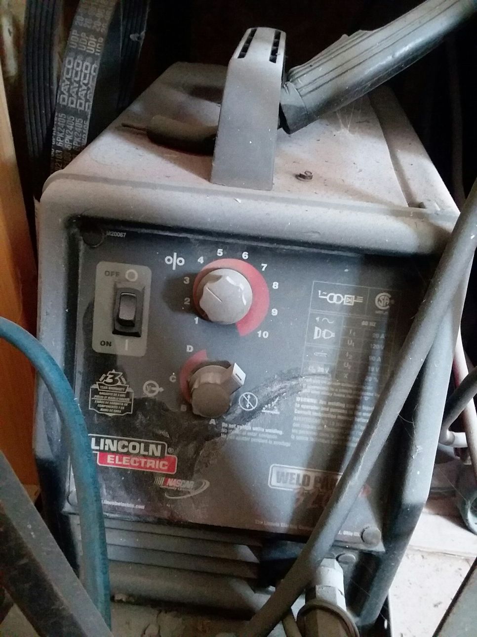 Lincoln welder, needs handle,wcable,bound up