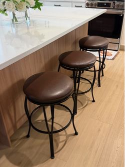 Counter swivel stools (3 pieces)