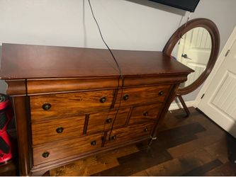 2 nightstands