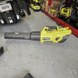 RYOBI

40V HP Brushless Whisper Series 160 MPH 650 CFM Cordless Battery Leaf Blower