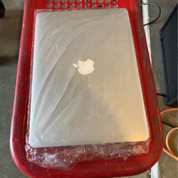 Mac Book 2017 Screen Brand New Never Used
