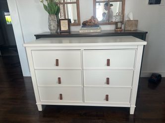 Like New! 6 Drawer Dresser