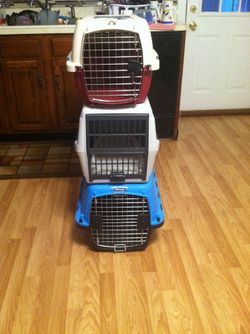 Dog crates all like new South Philly 30 dollars a piece