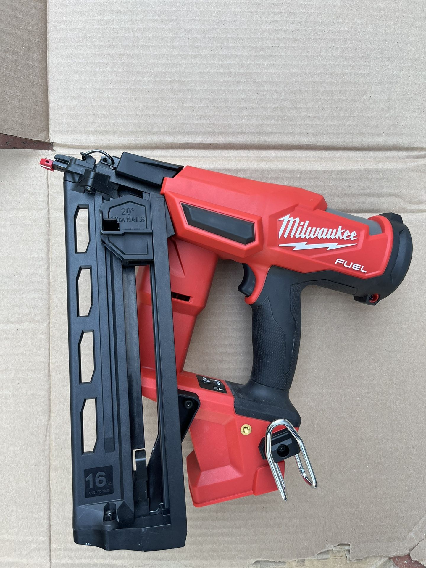 MILWAUKEE M18 FUEL FINISH NAILER 16 GA New With Out Box