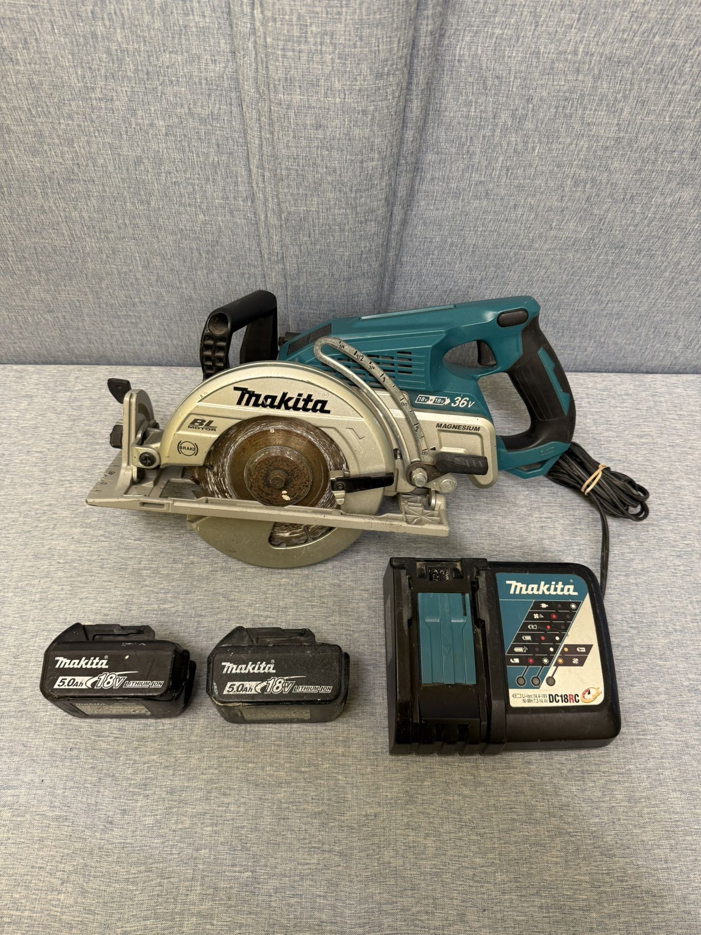 Makita Brushless Circular Saw W Batteries & Charger
