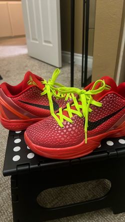 Kobe grinches size 7