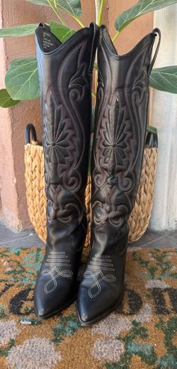 Women’s cow boy boots size 9