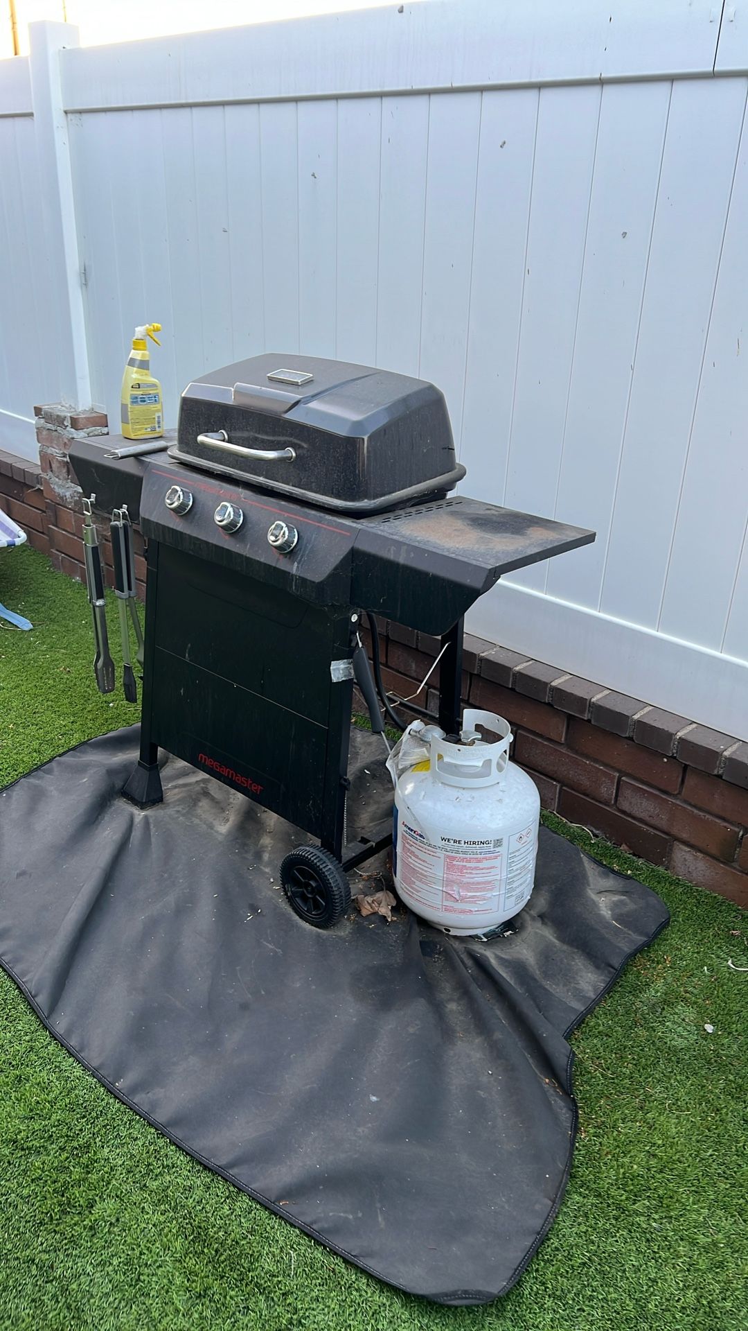 MegaMaster Grill