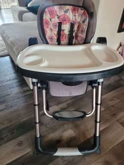 Baby Trend Go Lite 5 in 1 Feeding Center