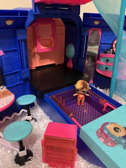 LOL Surprise OMG Glamour Camper Play Set 4 In 1 with Accesories  Thumbnail