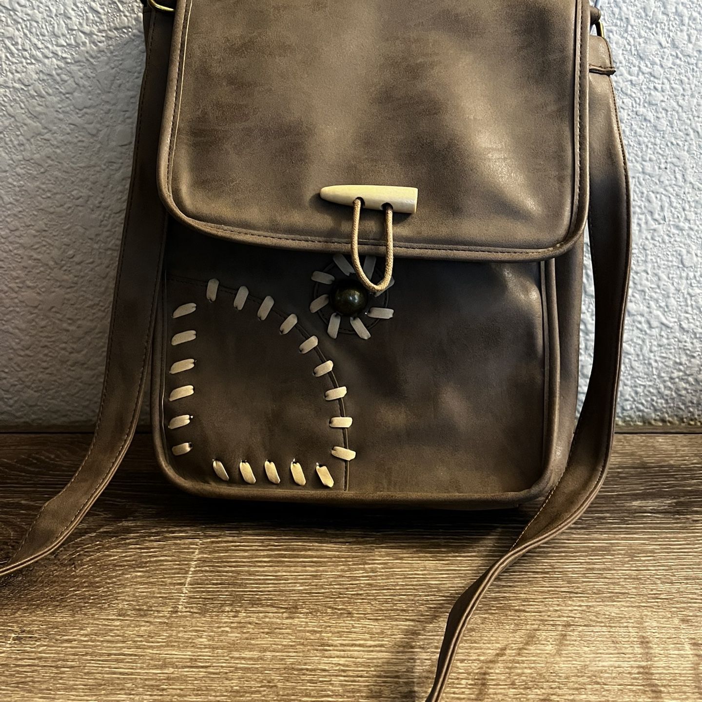 Tangled Flynn Rider indem satchel Brown