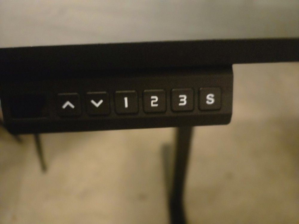 Sit/Stand Desk, Used. Fully Works