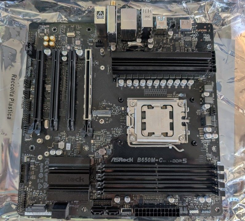 AM5 BUNDLE- Ryzen 7700x, ASROCKB650m-c, 16gb DDR5 Kingston FURY Beast RAM 5200 (8gb X 2)