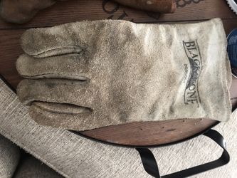 Welding gloves