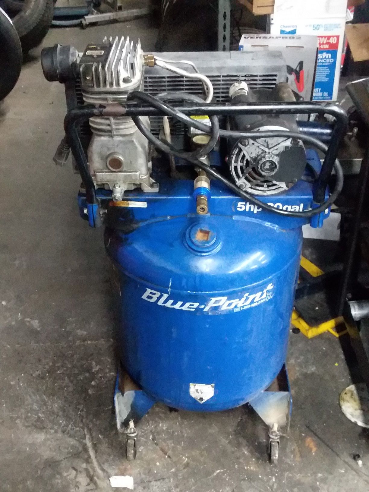 Blue-point ACBL530VP-4 5hp 30gal air compressor