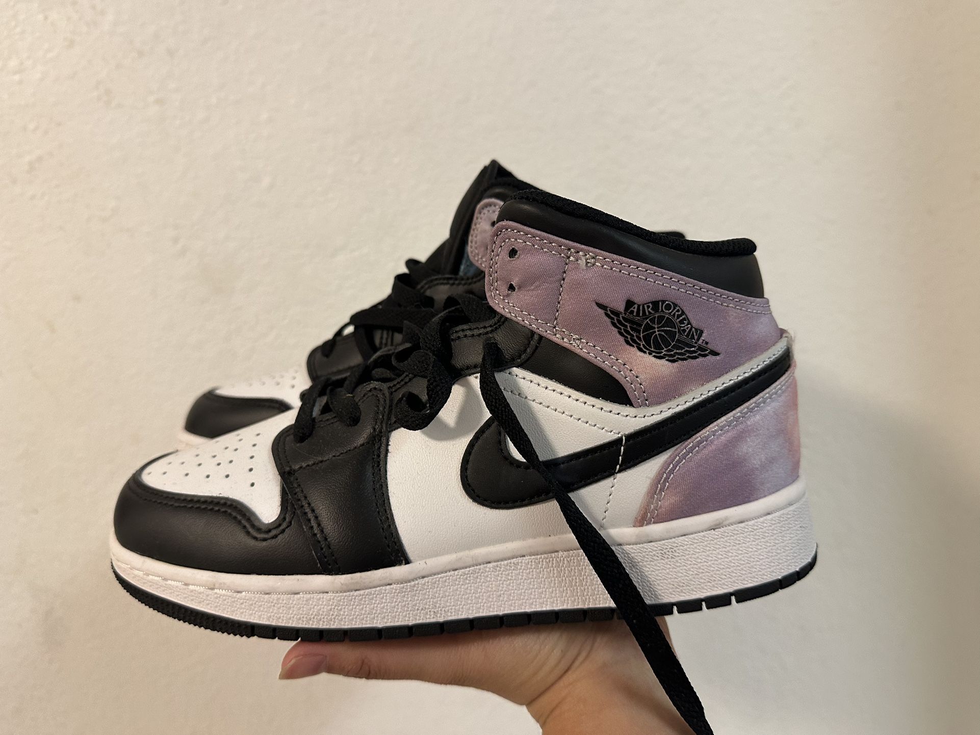 Air Jordan 1 Mid- black White Light Purple Lavender