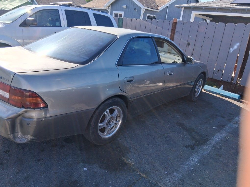 1998 Lexus ES 300