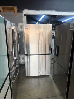 Samsung Bespoke Refurbished Four Door 23 Cu Ft Counter Depth Flex French Door refrigerator With Beverage Center - Stainless steel ‼️