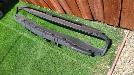 2015 - 2022 DODGE CAHALLENGER SRT HELLCAT GRILLE FRAME REINFORCEMENT  UPPER CENTER GENUINE USED OEM.  H