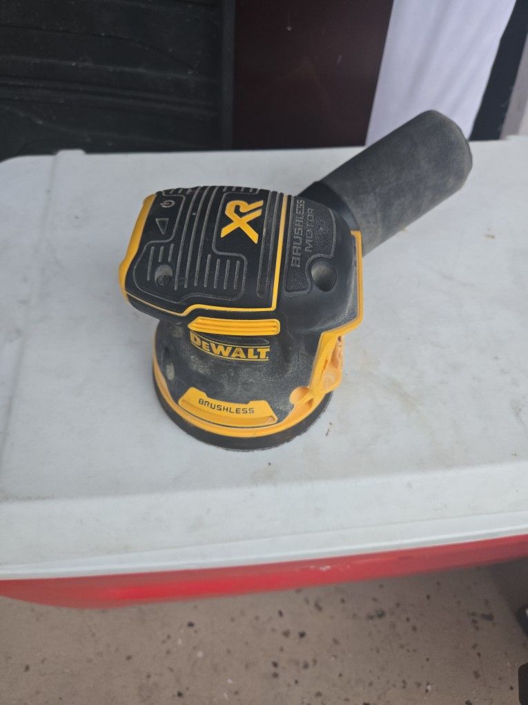 Dewalt Random Orbit Palm Sander