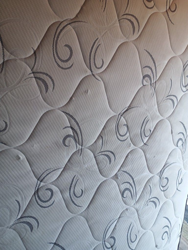 Can Deliver For $25 Queen Size Quilted Pillow Top Mattress Only