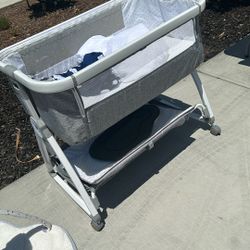 Bassinet On Wheels 