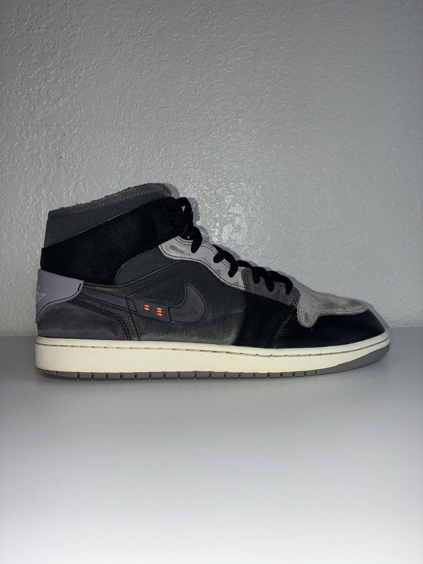 Nike Air Jordan 1 Mid Craft Inside Out Gray Men’s Size 13 DM9652-001 Decent Condition; shoes have signs of wear but overall have plenty of life left
