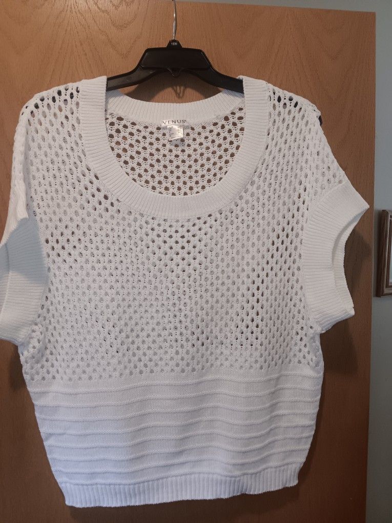 Women's Size Large, Venus White Sweater