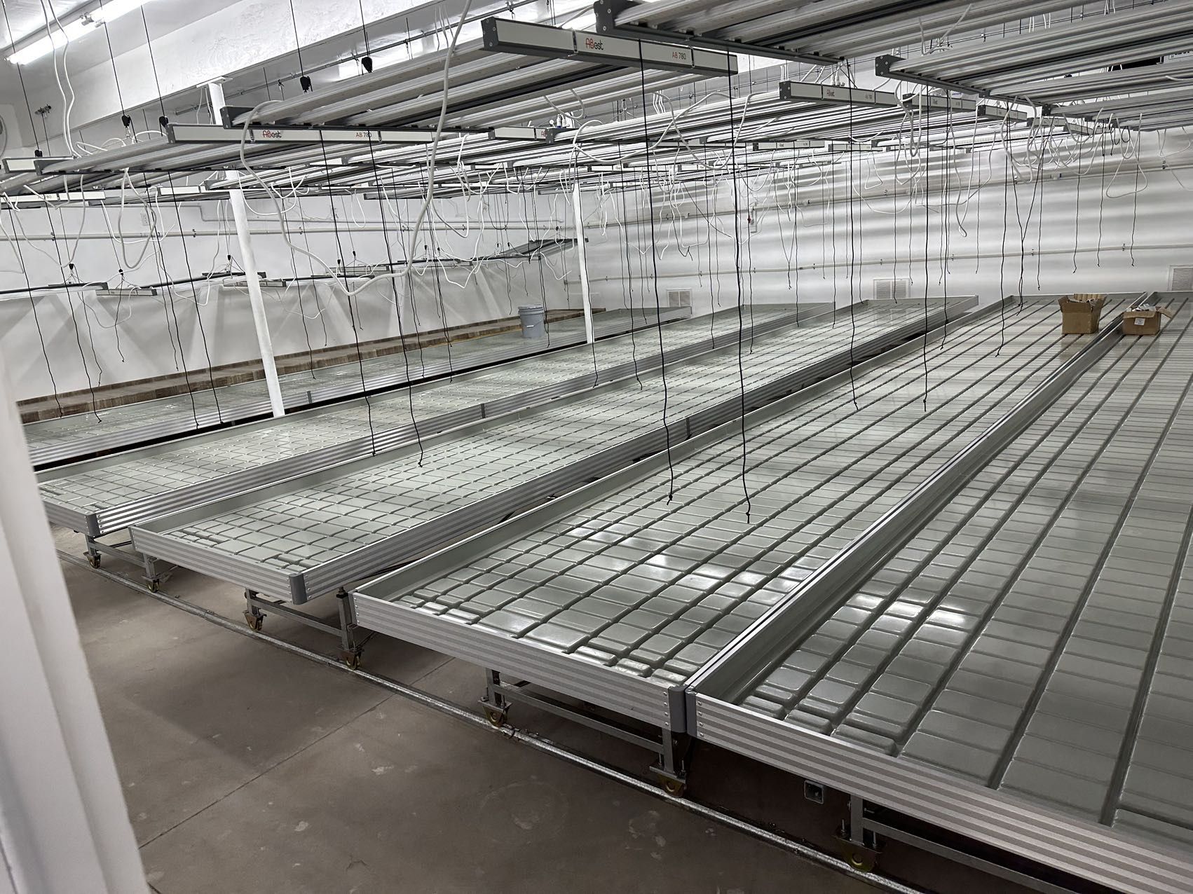 Rolling Bench Table Hydro Table