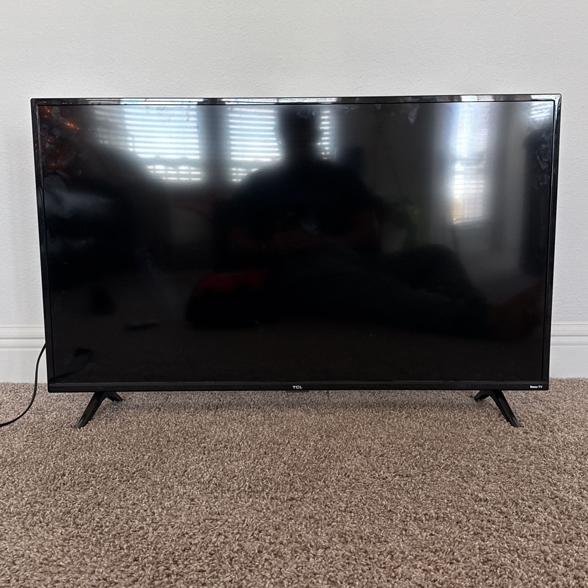 TCL Roku 40” Class 3-Series HD TV