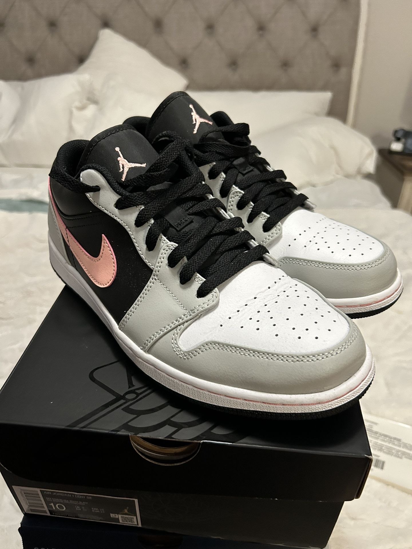 Nike Jordan Mid 1’s