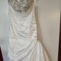 16w Never Altered Wedding Dress