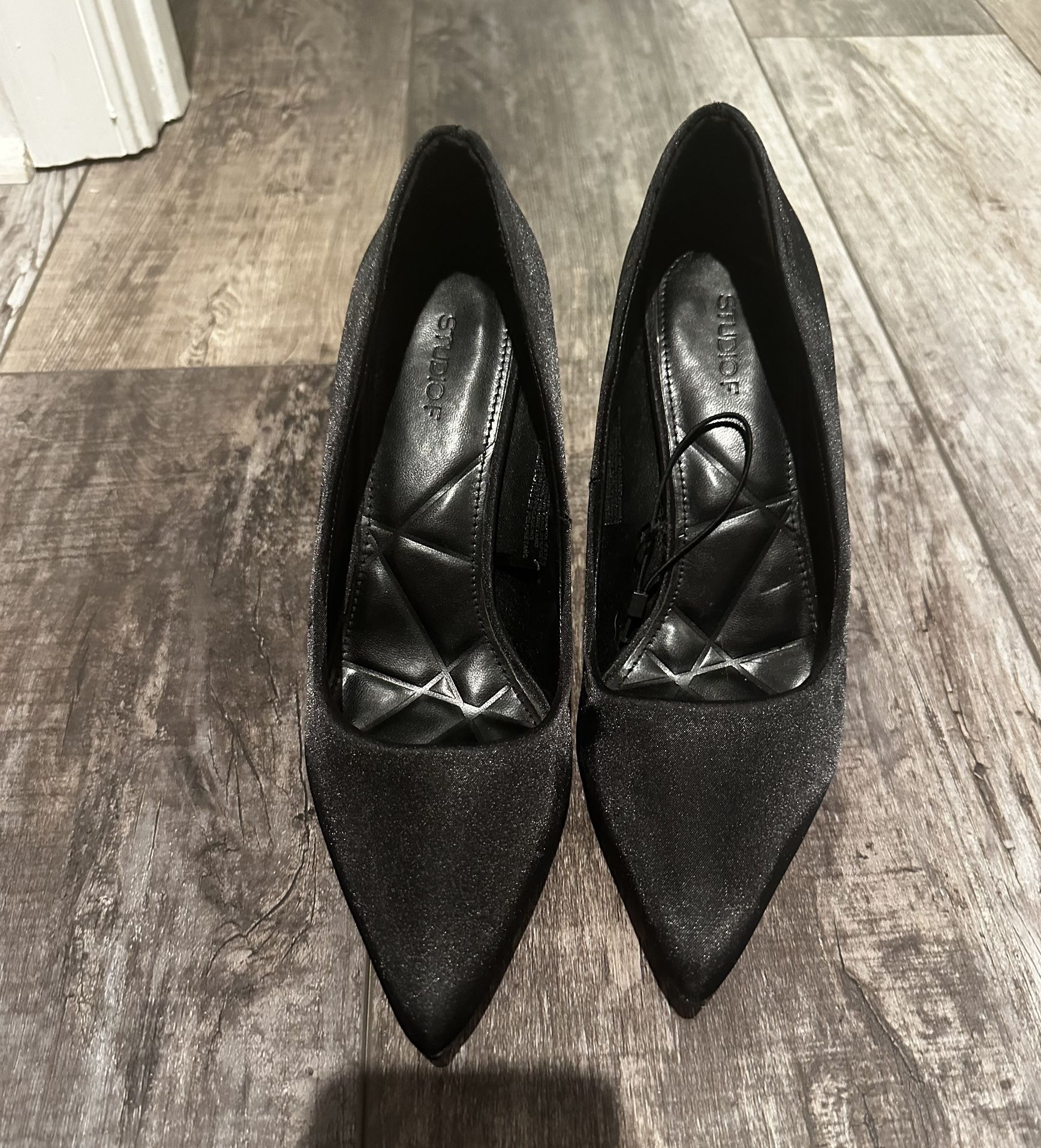 Sleek black Stiletto Heels 7.5