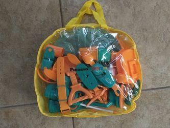 PicassoTiles 20 Piece Camping Gear Tools Adventure Set *Brand New*