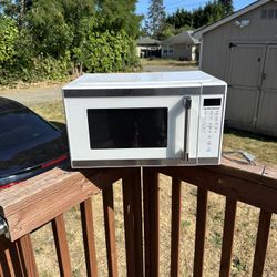 Countertop Microwave Oven, White and Stainless Steel