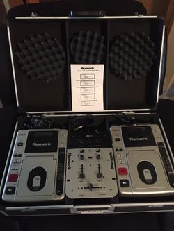 NUMARK Fusion 111 CD Portable Pro DJ Mixer