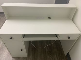 White Receptionist Desk
