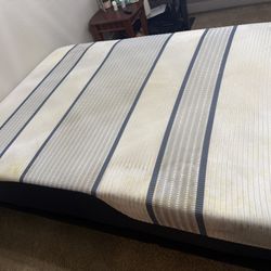 Luxury Queen Serta Mattress + FREE Adjustable Bed Frame (Remote) – Originally $4200 – Moving Sale $650