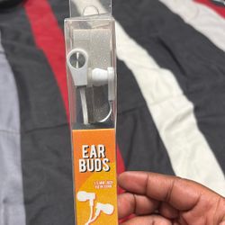 EAR BUDS WIRELESS HEADPHONE HIGH QUALITY ITS WORK AWESOME AND GREAT I NEVER USED IT 