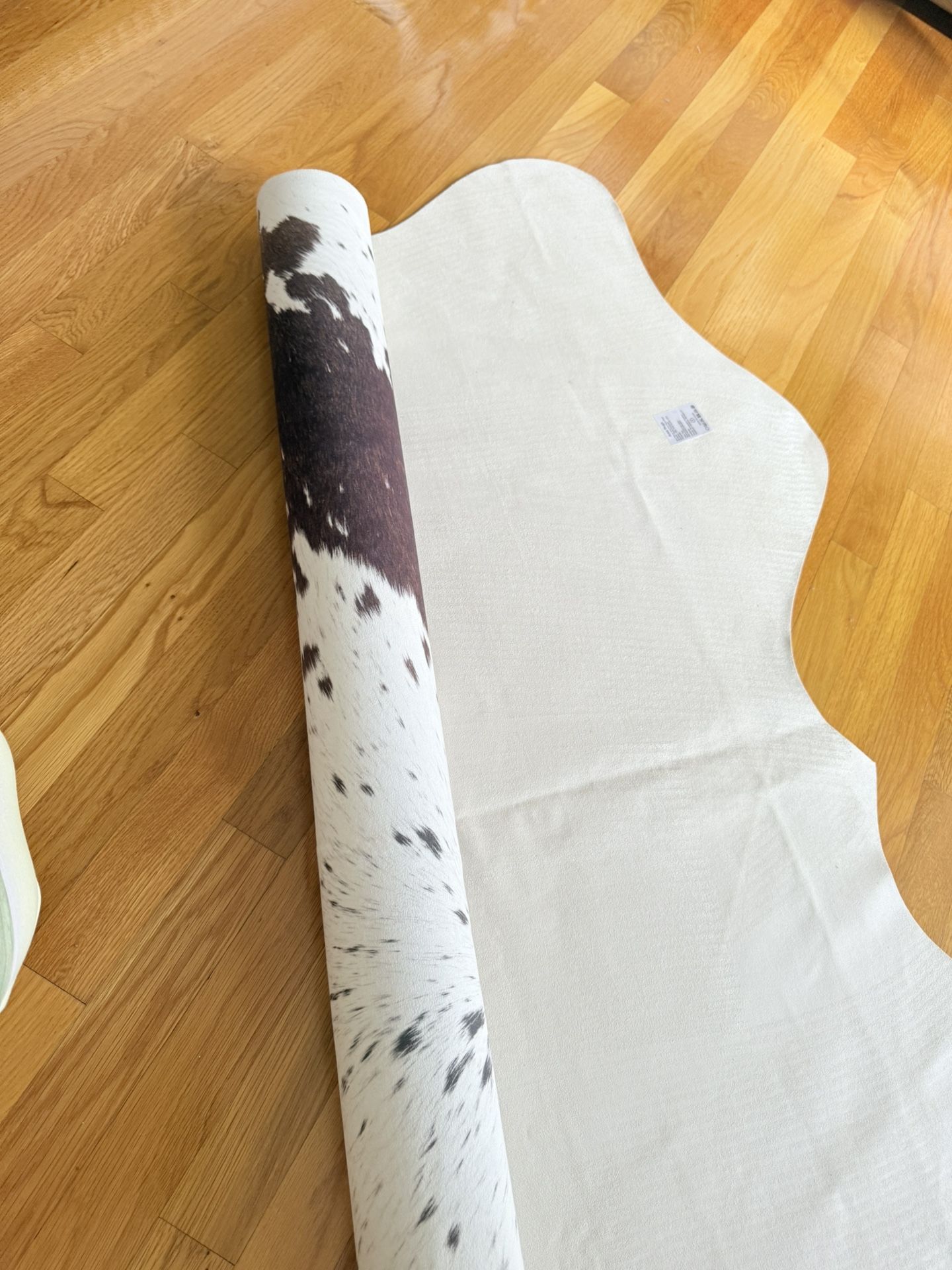 Premium Cowhide Rug, 5.2 x 6.2 Feet, Western Decor Faux Cowhide, Thickened Cow Print, for Bedroom, Living Room, Home Office Decor