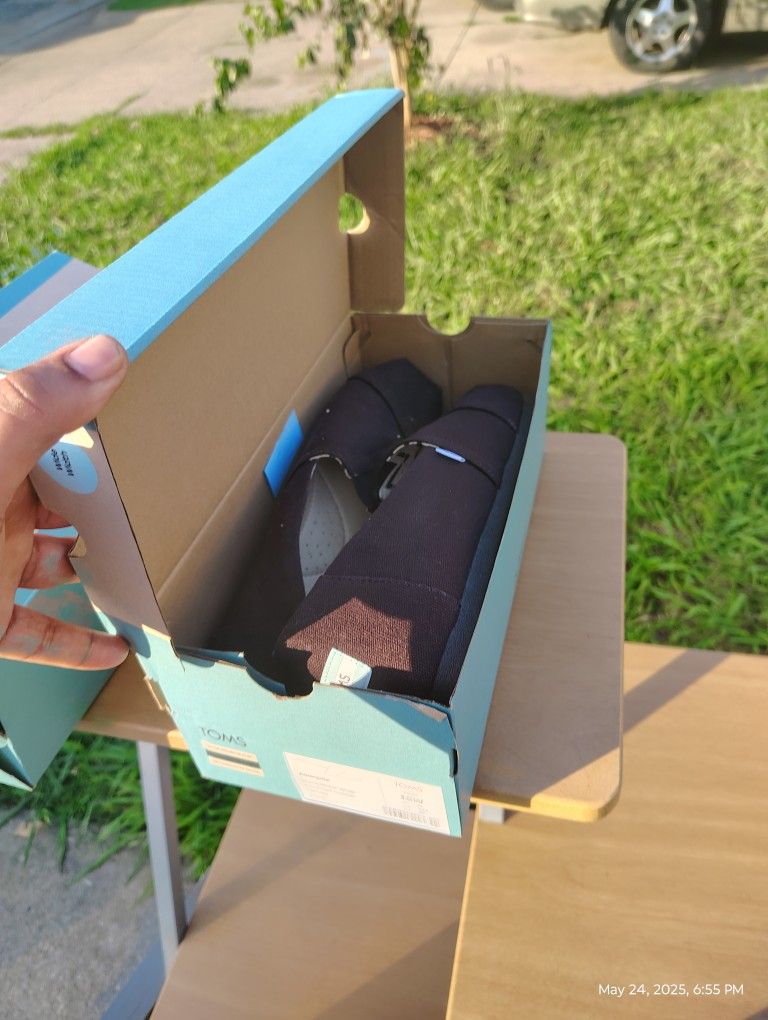 Size 12 Toms