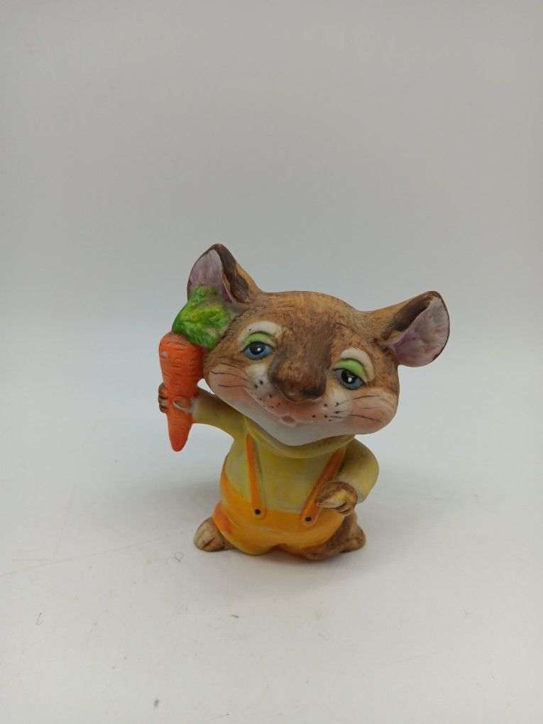 90s Homco vintage Porcelain field mouse with carrot home decor figurine.