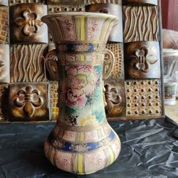 LARGE ANTIQUE JAPANESE VASE