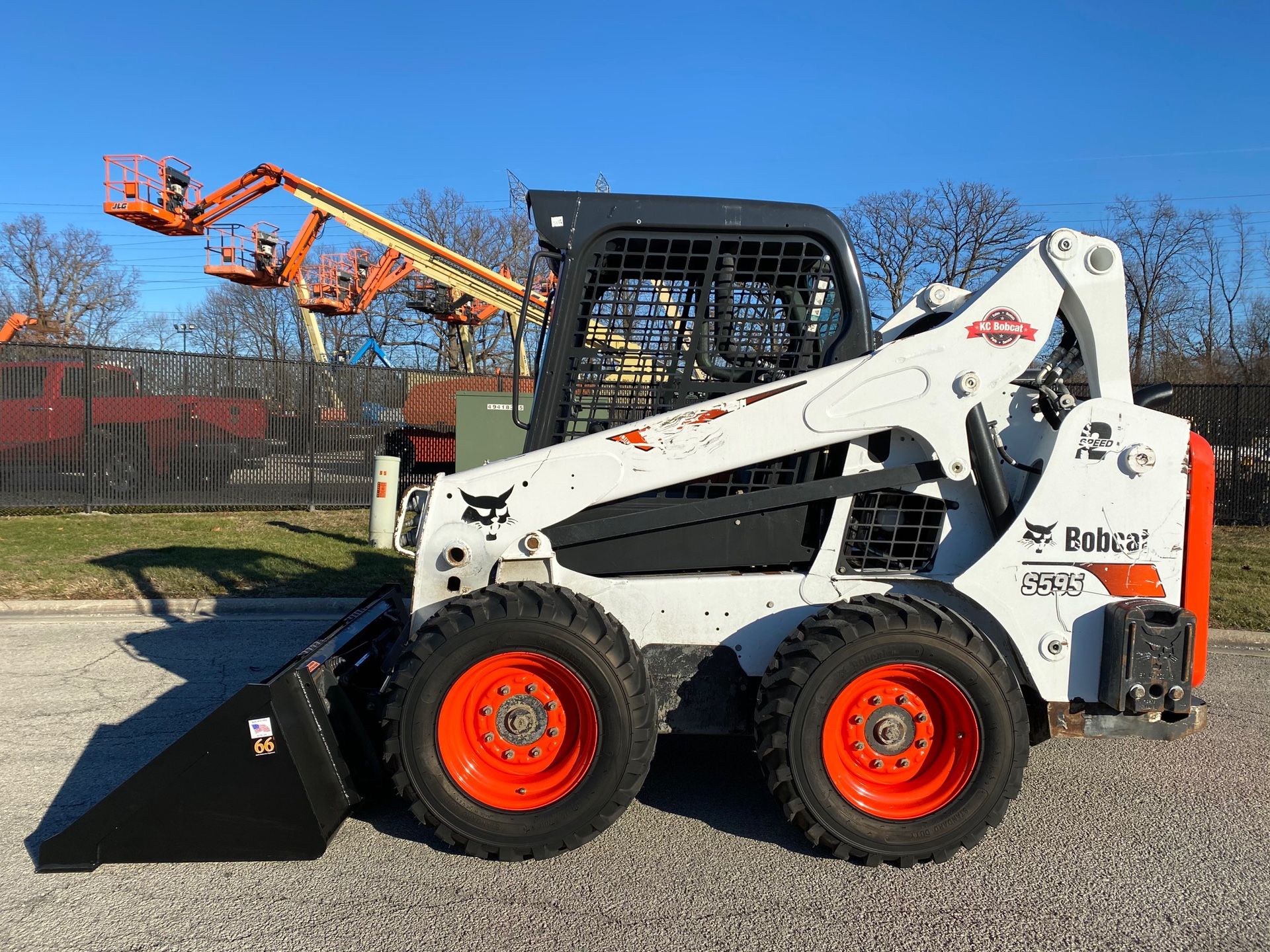 2017 Bobcat S595 Skidsteer New 66” Bucket New Tires