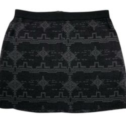 American Eagle Outfitters Black and Gray Southwest Print Skirt/size 2/$5